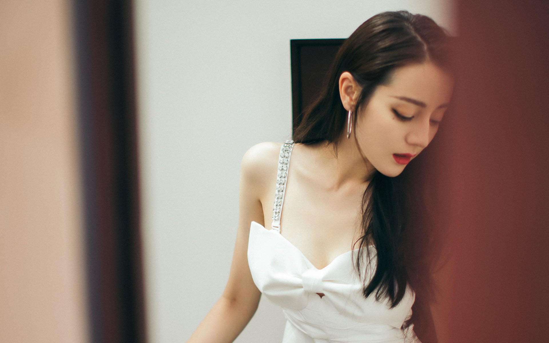 比赛节奏是否影响球员场上沟通频率，详述什么是比赛节奏